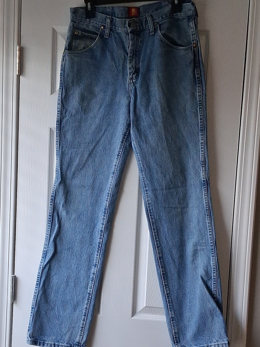 Wrangler Light Blue Straight-Leg Men’s Jeans